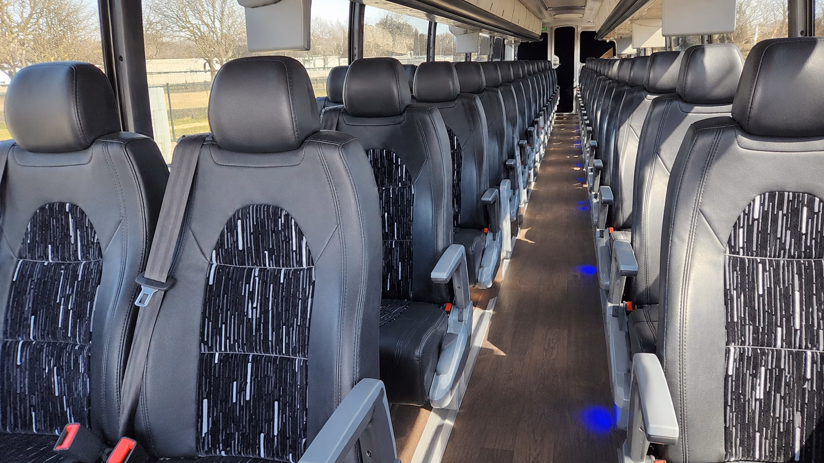 fredericksburg wine trail charter buses along us 290